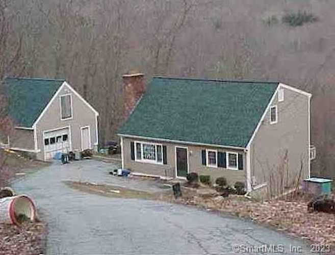 552 Squaw Rock Rd Plainfield, CT 06354