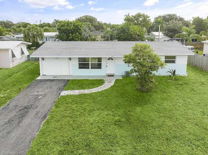 19081 SE Barus Drive Jupiter, FL 33469