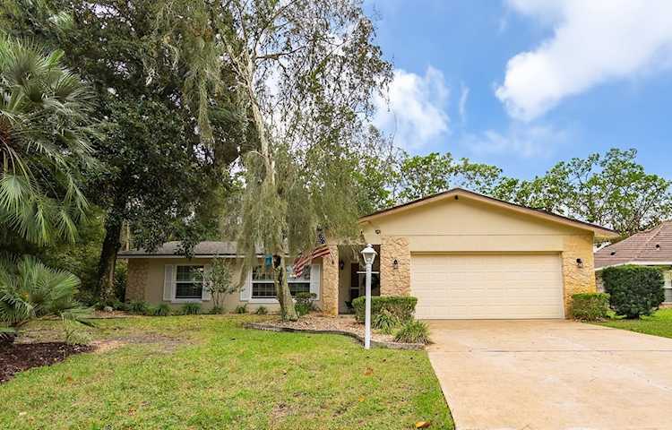 49 Putter Dr Palm Coast, FL 32164