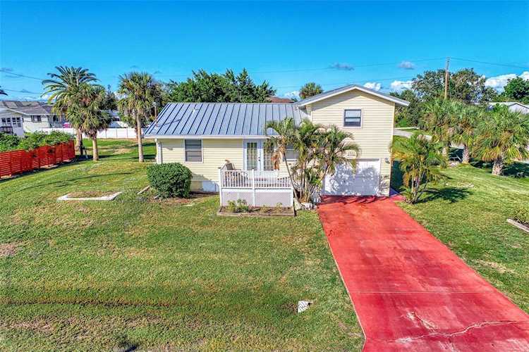 2835 Wisteria PLACE Punta Gorda, FL 33950