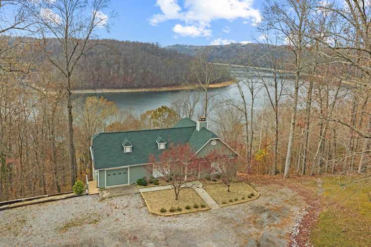 998 Highland Trl Sparta, TN 38583