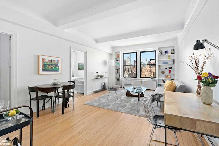 242 E 19th St #15E New York, NY 10003