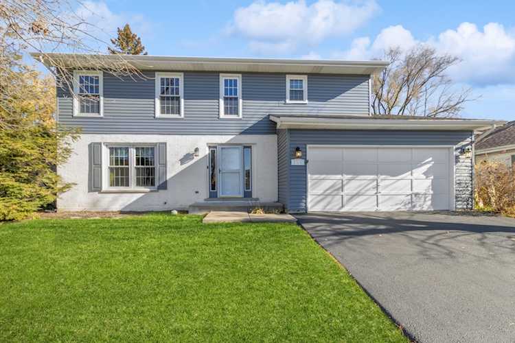 529 Flint Trl Carol Stream, IL 60188