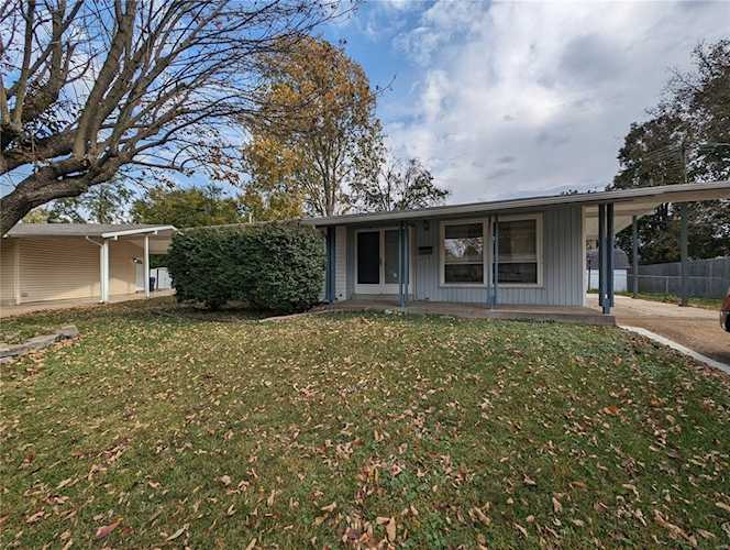 2186 Aristocrat Dr Florissant, MO 63031