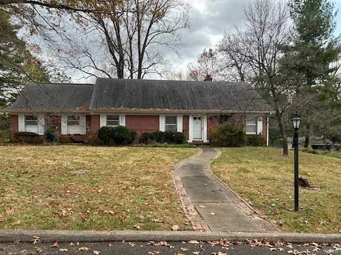 2323 Brookwood Dr Cape Girardeau, MO 63701
