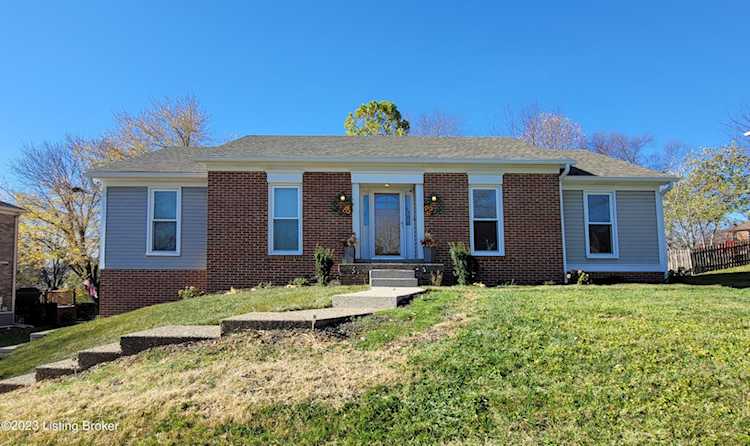 202 Wickfield Dr Louisville, KY 40245