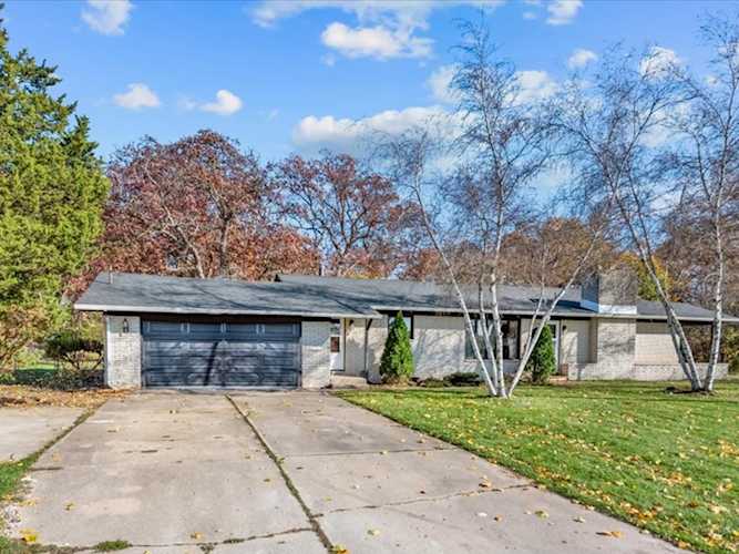 3708 Hawthorne St Harvard, IL 60033
