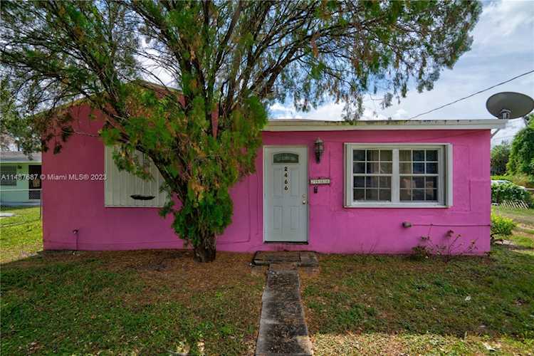 2466 NW 96th St Miami, FL 33147