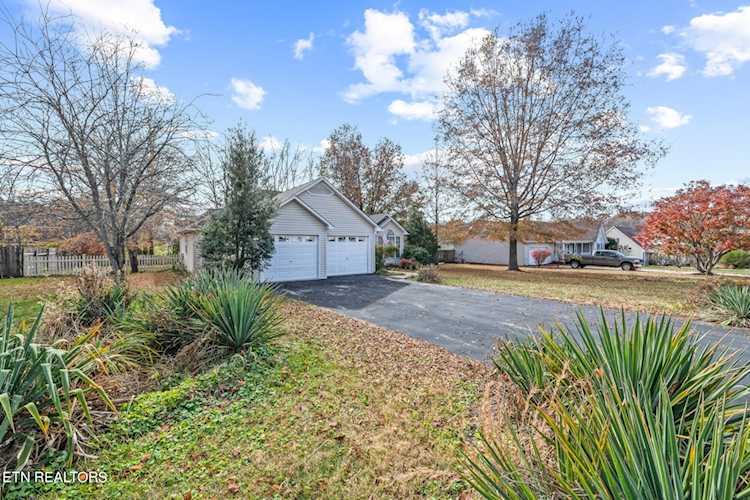 935 Woodwinds Dr Cookeville, TN 38501