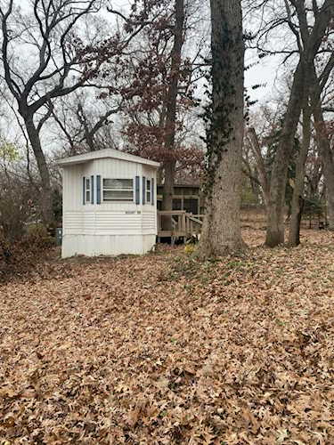22 Captains Cove Lakemoor, IL 60051