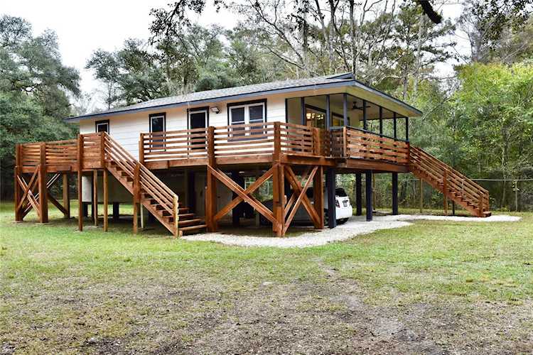 3263 Campania Dr Dade City, FL 33523