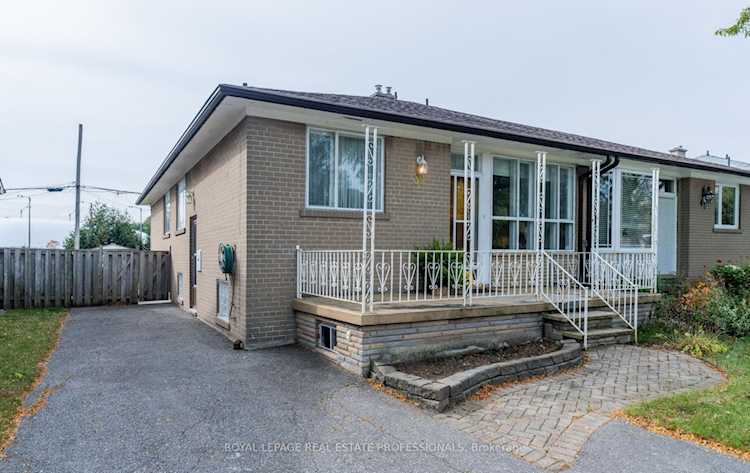 39 Combermere Dr Toronto, ON M3A 2W4