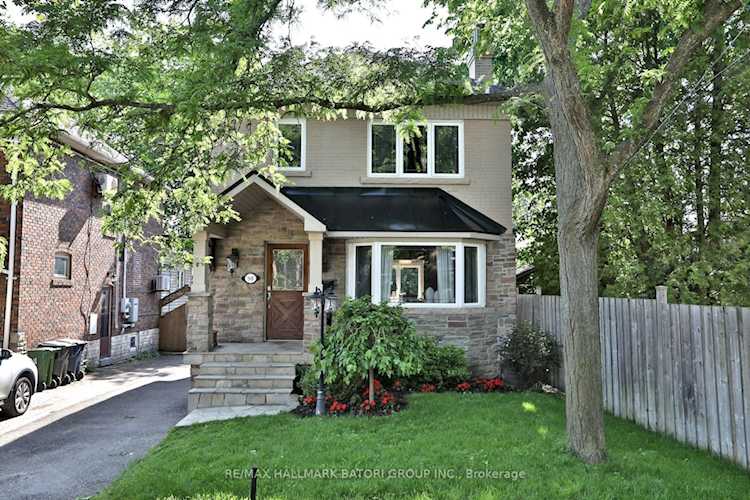 98 Castle Knock Rd Toronto, ON M5N 2J7
