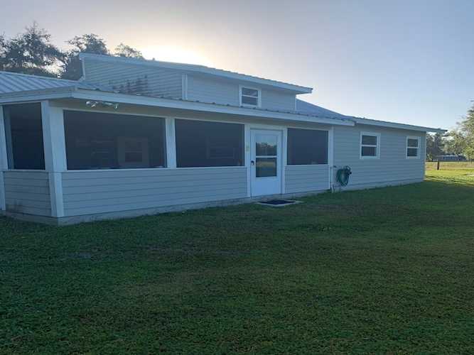 16023 Winburn Dr Sarasota, FL 34240