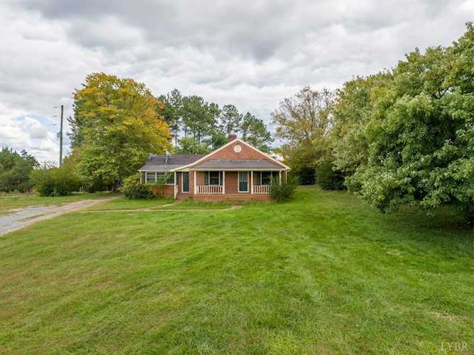 9712 Falling Creek Rd Huddleston, VA 24104