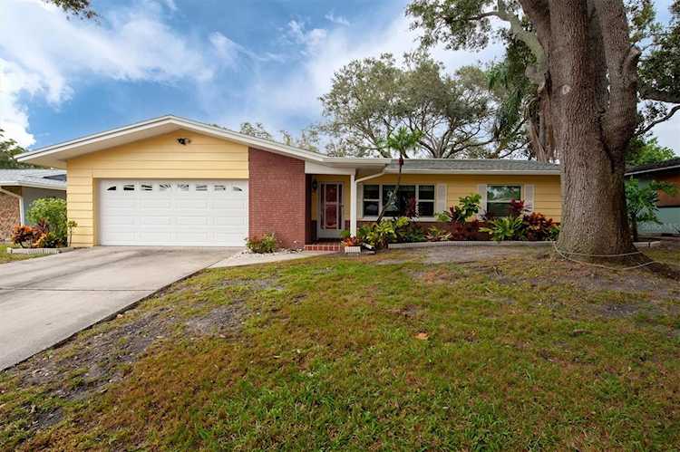 1448 Southridge Dr Clearwater, FL 33756