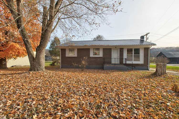 32 Holiday Hills Rd Clay City, KY 40312
