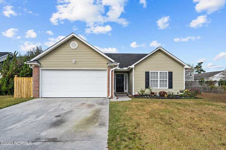 210 Gardenview Ct NE Leland, NC 28451