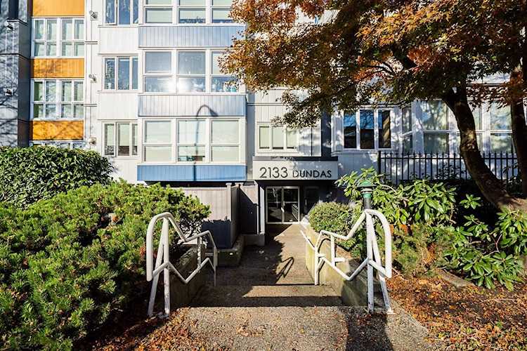 2133 Dundas Street #406 Vancouver, BC V5L 1J7