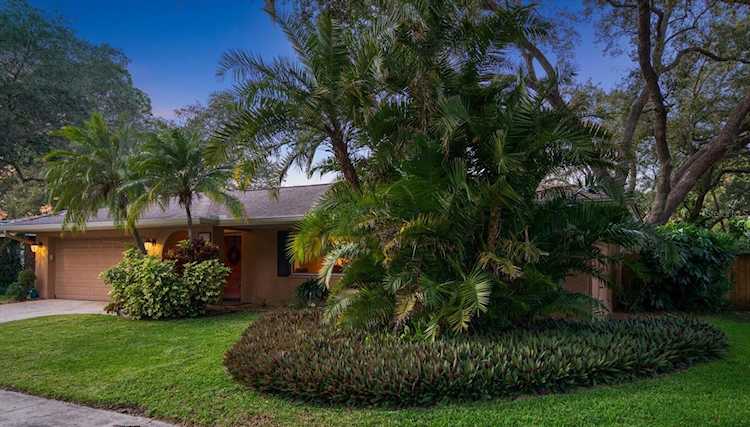 2212 Riverside Dr N Clearwater, FL 33764