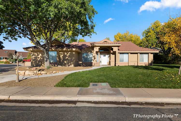 758 S Lexington DR St George, UT 84770