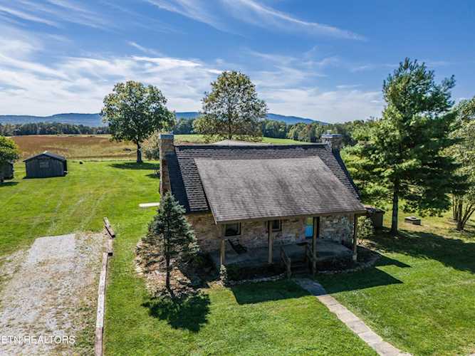 1712 Sawmill Road Crossville, TN 38555