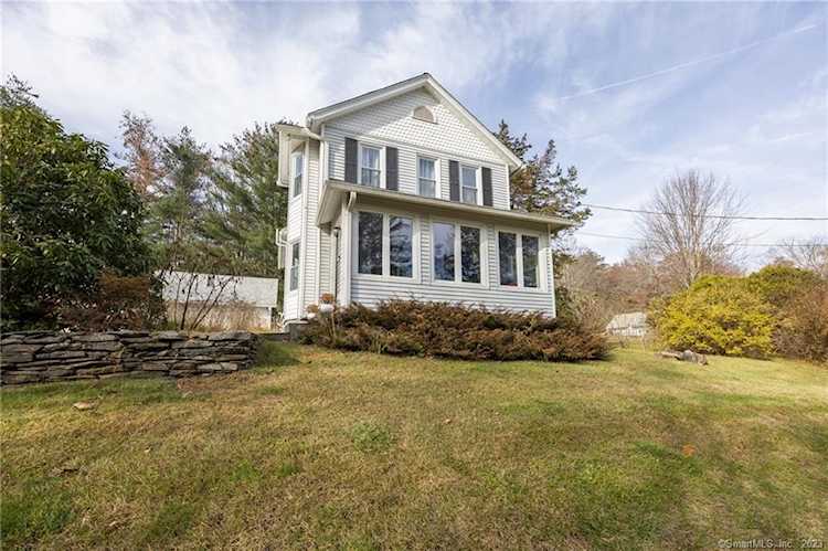 5 Westwood Rd Woodbury, CT 06798