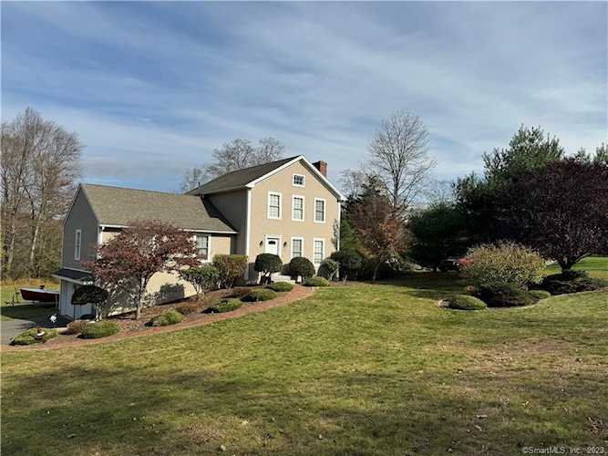 33 Stocking Lot Rd East Haddam, CT 06423