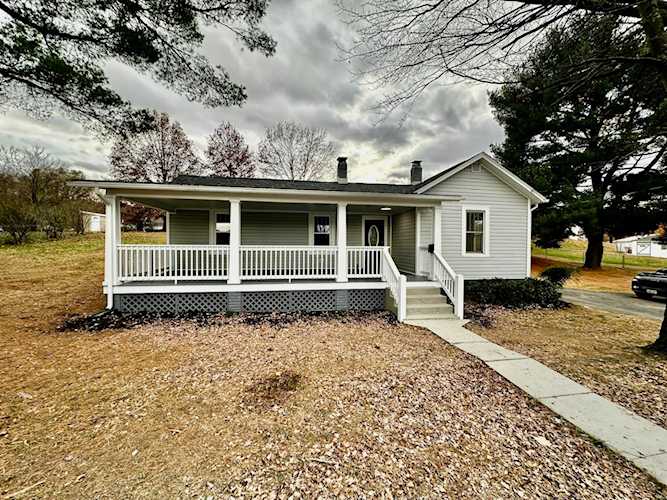 914 Piedmont Salem, VA 24153