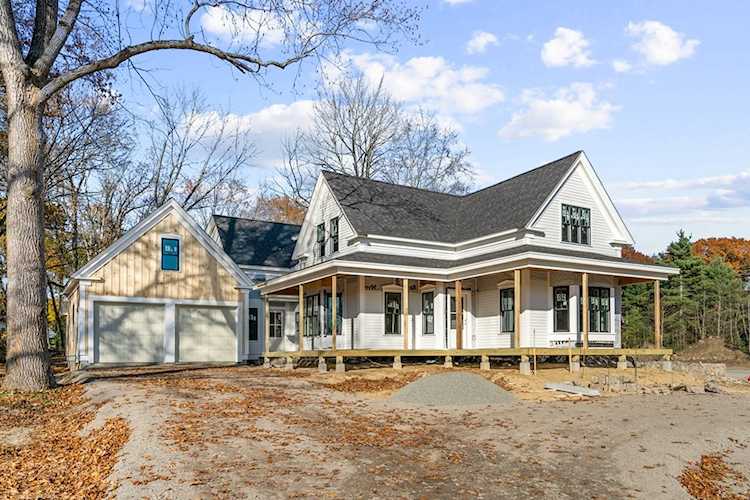 16 Olde Forge Ln Easton, MA 02375