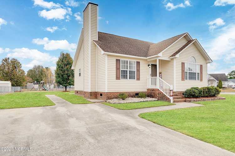2329 Wedgewood Dr Winterville, NC 28590