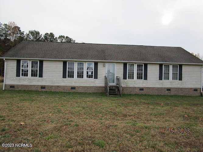 9 Deep Swamp Ln Gates, NC 27937
