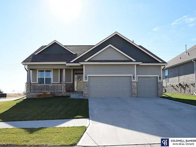 20851 Jeannie Ln Gretna, NE 68028