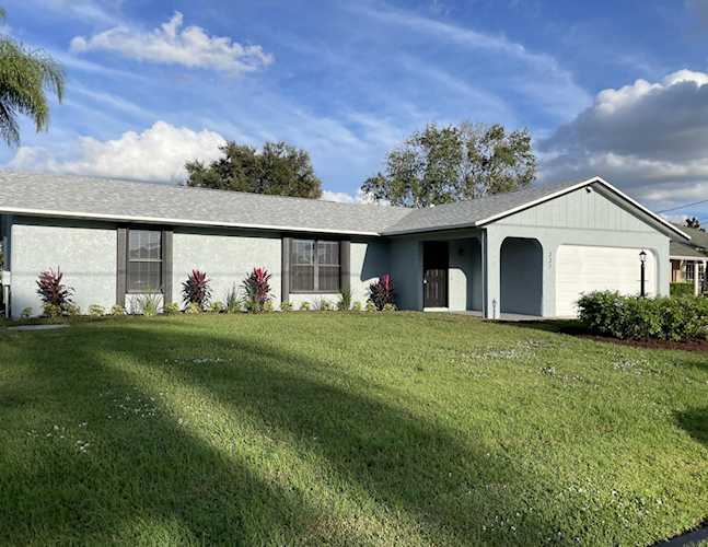 237 SE Whitmore Drive Port St Lucie, FL 34984