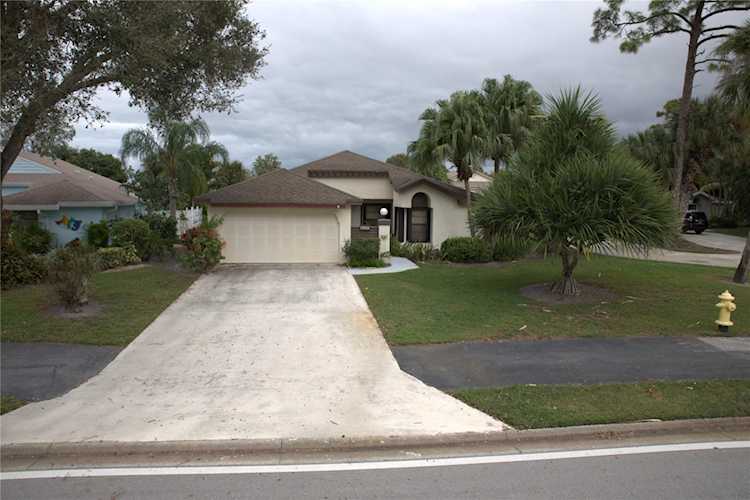 6121 Brandon St West Palm Beach, FL 33418