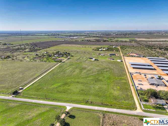550 Hard Luck Rd Marion, TX 78124