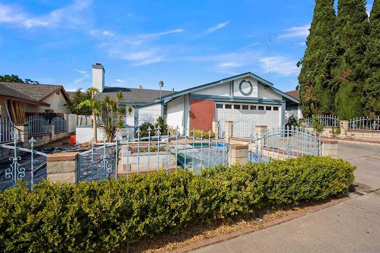 5878 Parkmead Ct San Diego, CA 92114