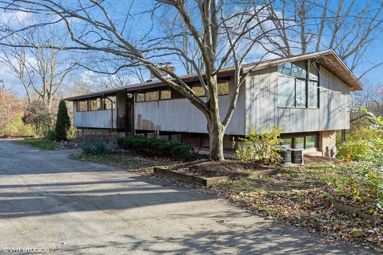 16W340 97th St Burr Ridge, IL 60527