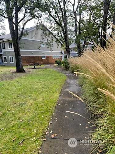 8113 Custer Rd SW #E2 Lakewood, WA 98499