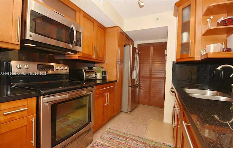 430 S Park Rd #3-203 Hollywood, FL 33021