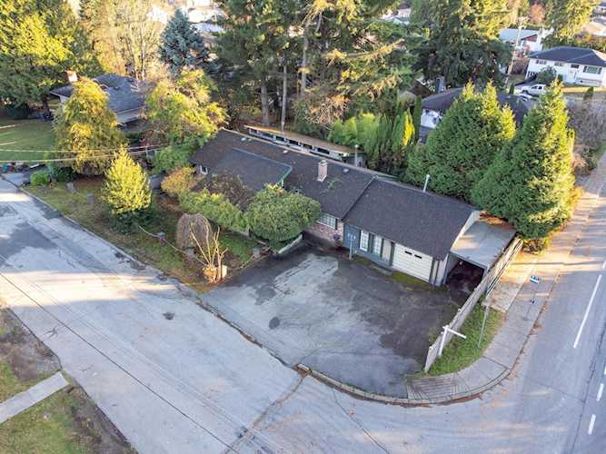 908 Glenacre Court Port Moody, BC V3H 1K1