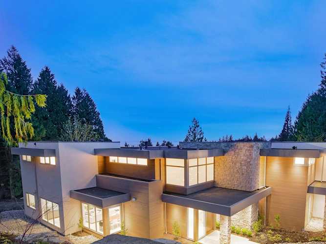 4177 Rockridge Road West Vancouver, BC V7W 1A3