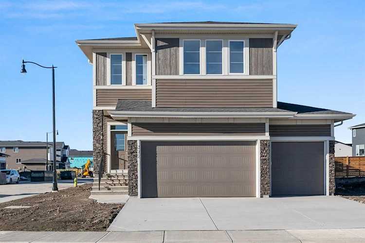372 Dawsons Circle Chestermere, AB T1X 2R6