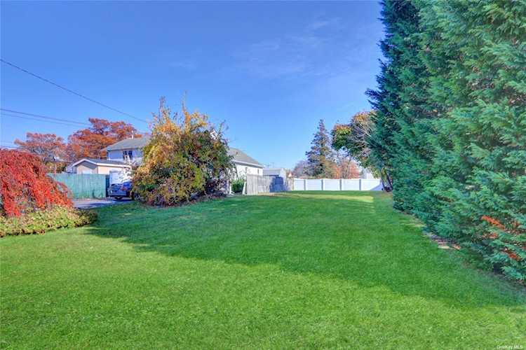714 Franklin Ave in Massapequa, NY Photo 1