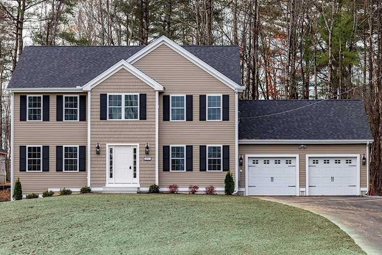 251 Holman St Lunenburg, MA 01462