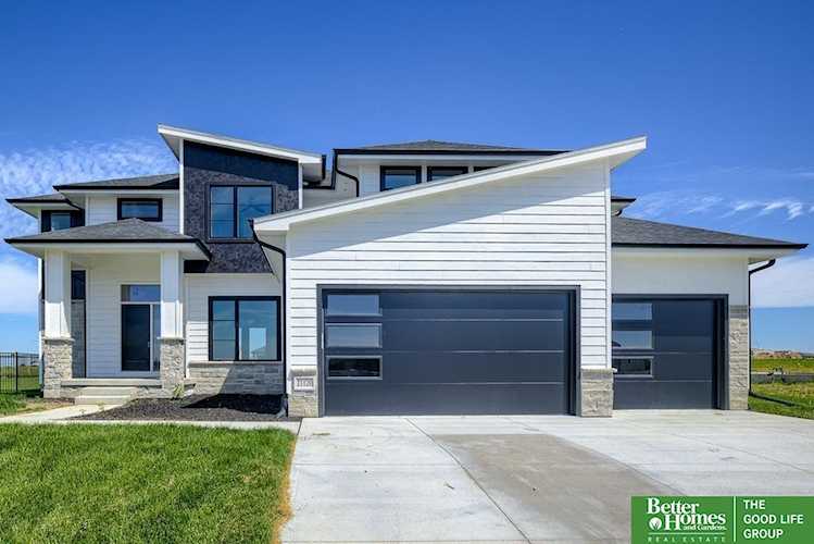 21120 Arlington St Elkhorn, NE 68022