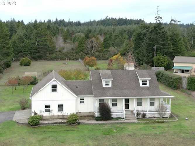87593 Two Mile LN Bandon, OR 97411