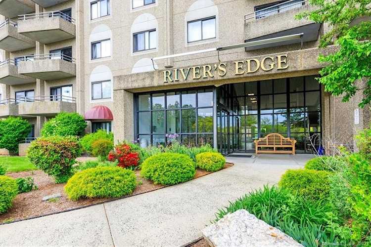 111 Dekoven Dr #501 Middletown, CT 06457