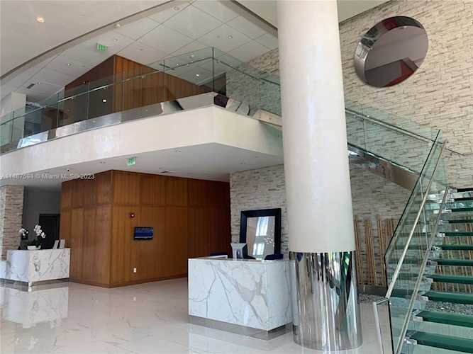 41 SE 5th St #1806 Miami, FL 33131