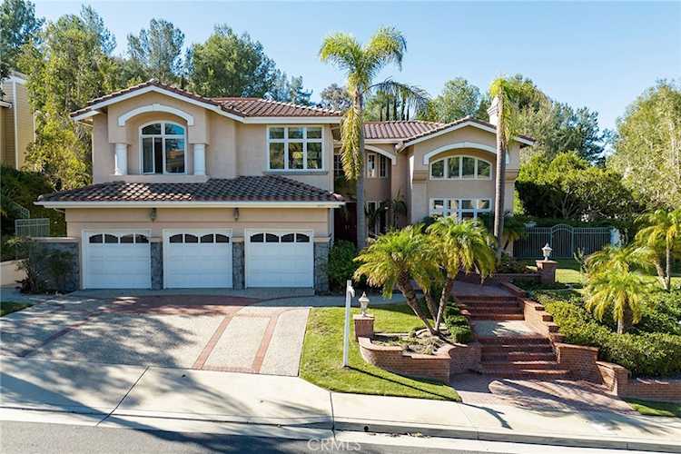 1059 S Taylor Ct Anaheim Hills, CA 92808